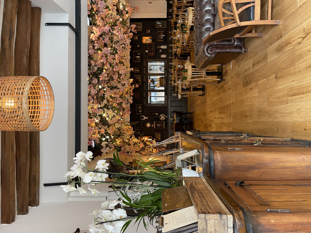 Cabane CABANE RESTAURANT FLEURI